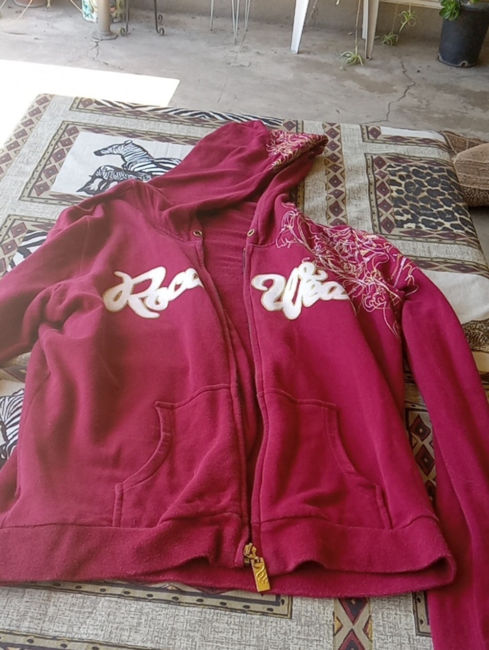 WINE COLORED ROCA WEAR HOODIE